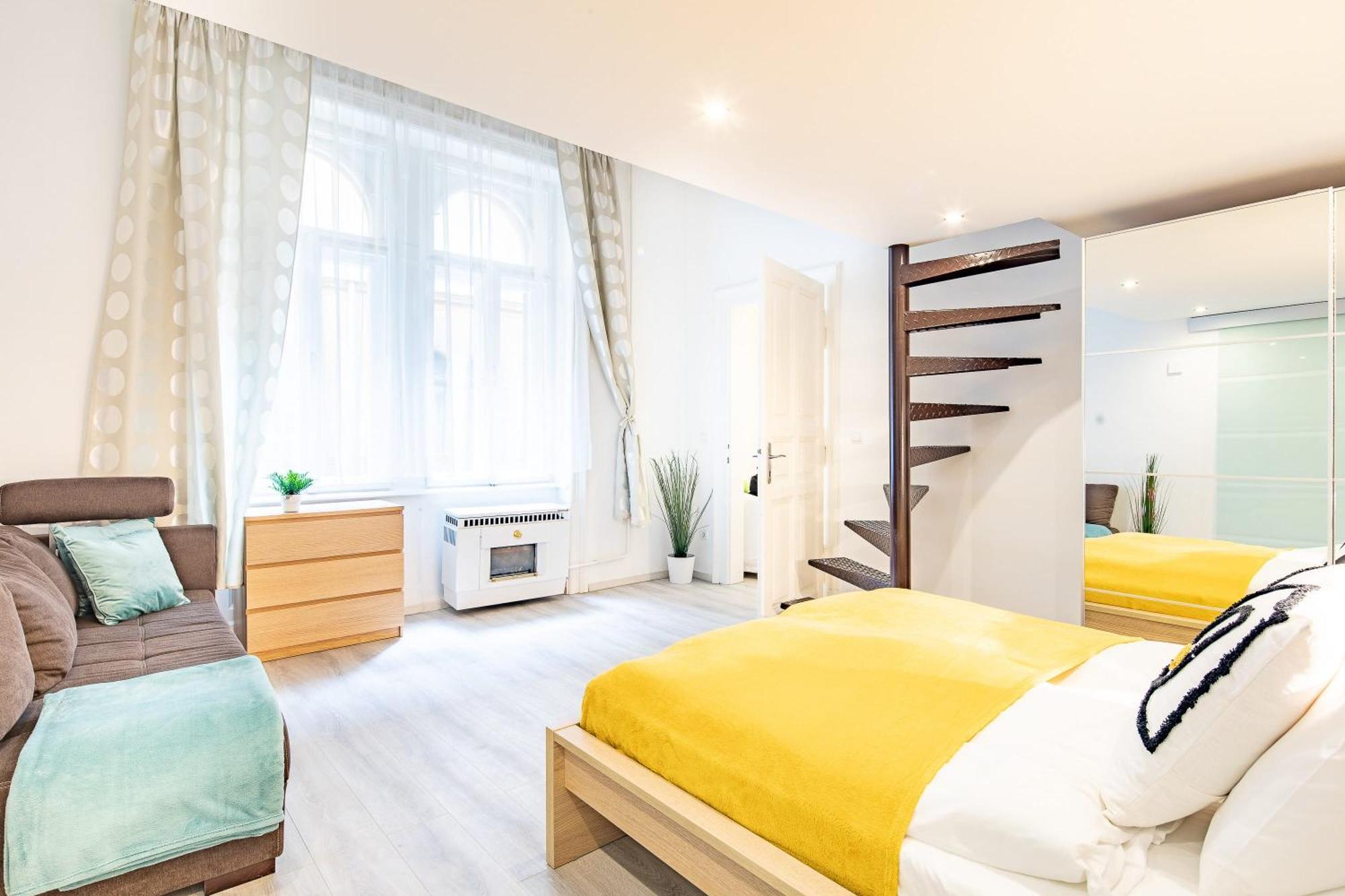 - Large - Comfy Budapeste
