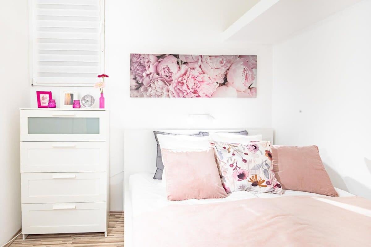 - Large - Comfy Apartamento Budapeste