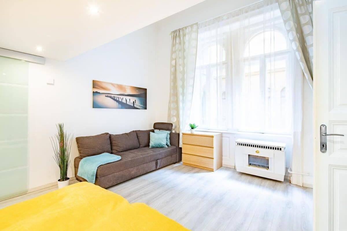 - Large - Comfy Budapeste