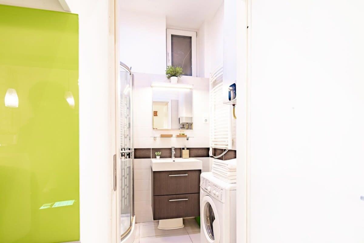 - Large - Comfy Apartment *