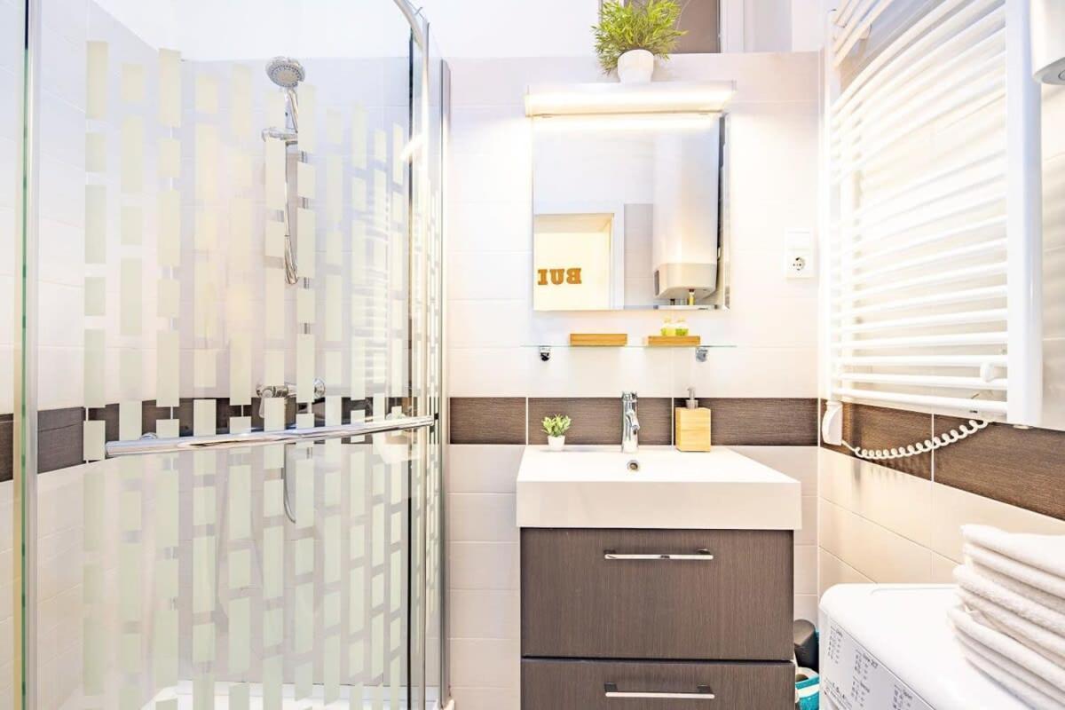 - Large - Comfy Apartment *