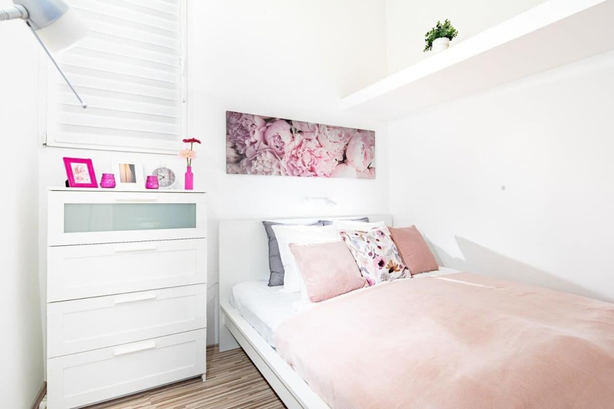 - Large - Comfy Apartment *